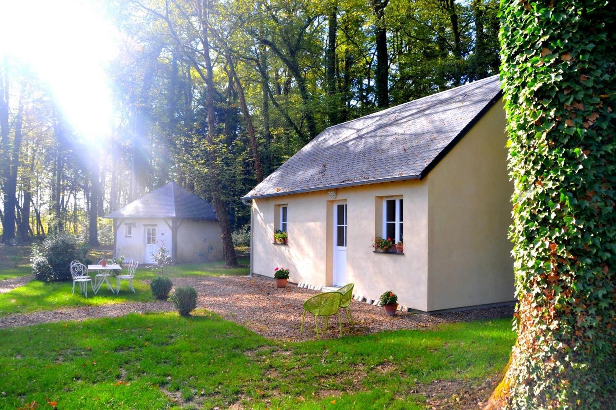 Hotel Les Grands Chenes Saint-Fargeau  Habitación foto